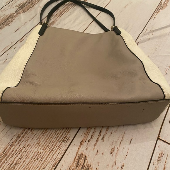 Kate Spade Purse- Gray with white accents and black handles - Picture 9 of 10